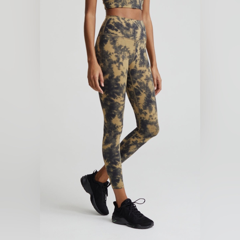 Varley Let's Go Pocket Legging in Flaxen Tie Dye